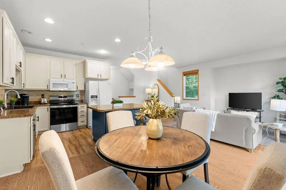 7600 Southridge Court Savage, MN 55378