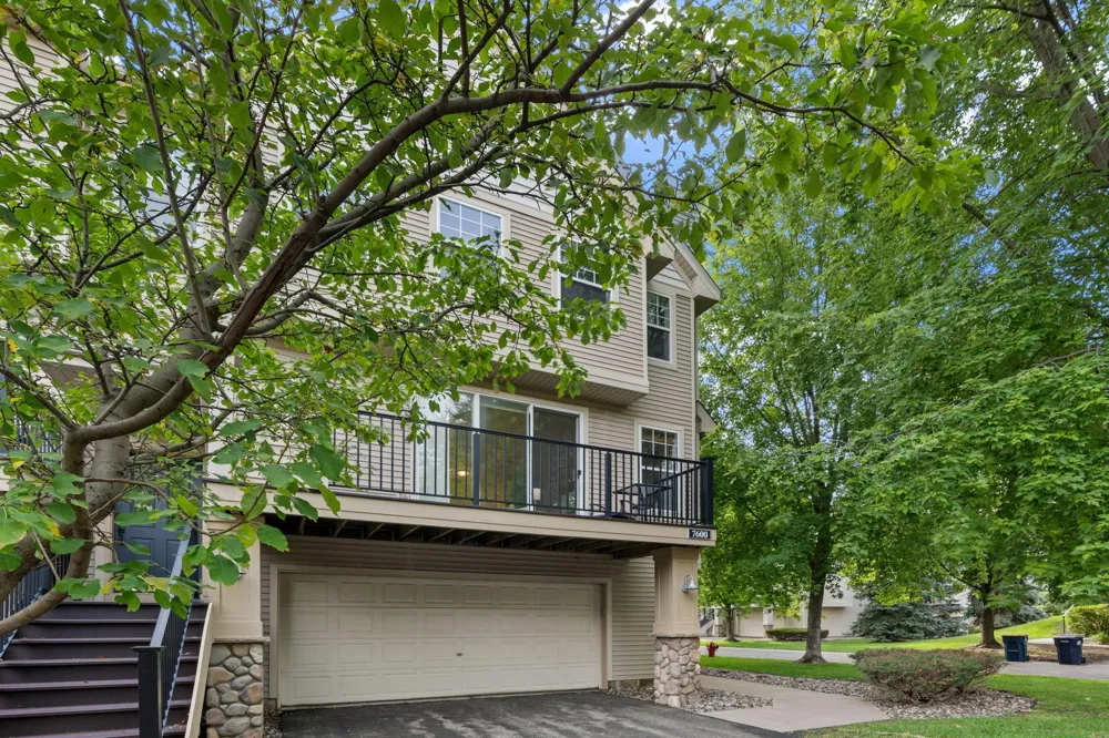 7600 Southridge Court Savage, MN 55378