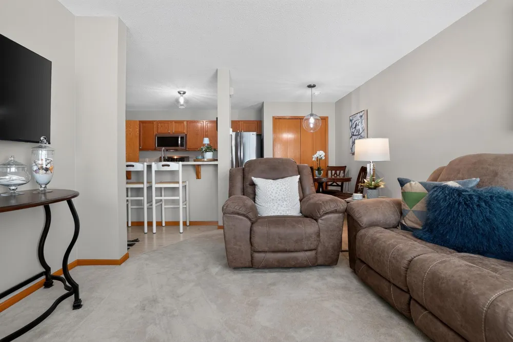 15955 Finch Lane Apple Valley, MN 55124