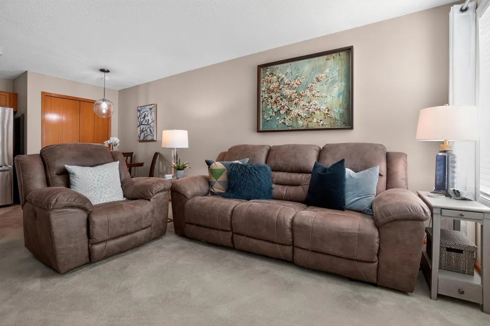 15955 Finch Lane Apple Valley, MN 55124
