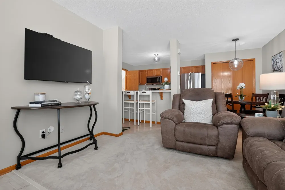 15955 Finch Lane Apple Valley, MN 55124