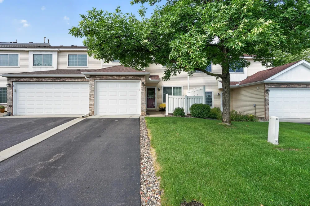 15955 Finch Lane Apple Valley, MN 55124