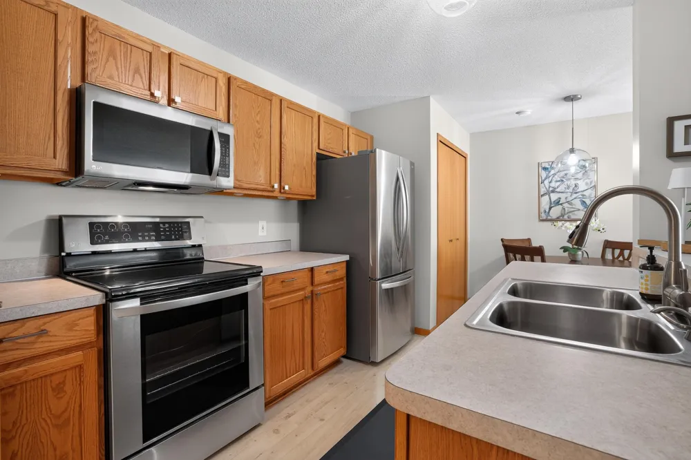 15955 Finch Lane Apple Valley, MN 55124