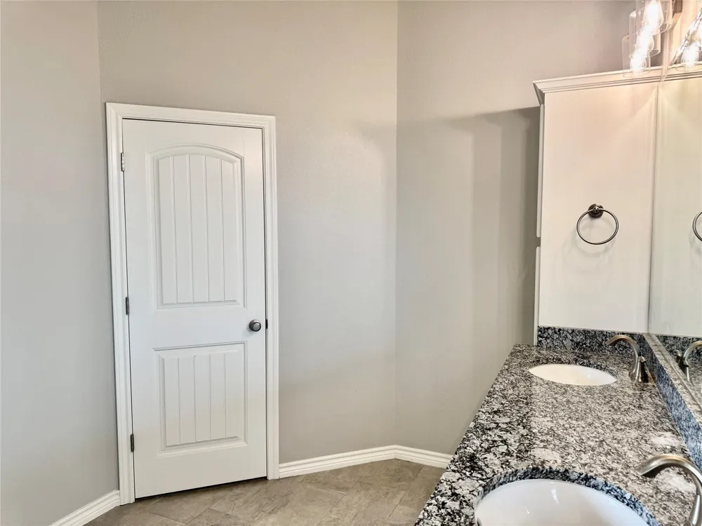 3313 Windcrest Drive Granbury, TX 76049