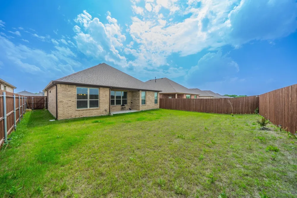 1057 Nighthawk Trail Alvarado, TX 76009