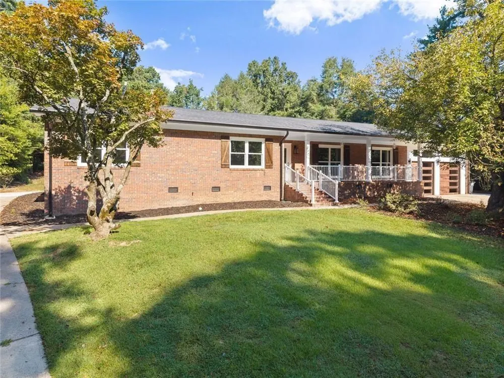 1492 Burns Drive NE Gainesville, GA 30501