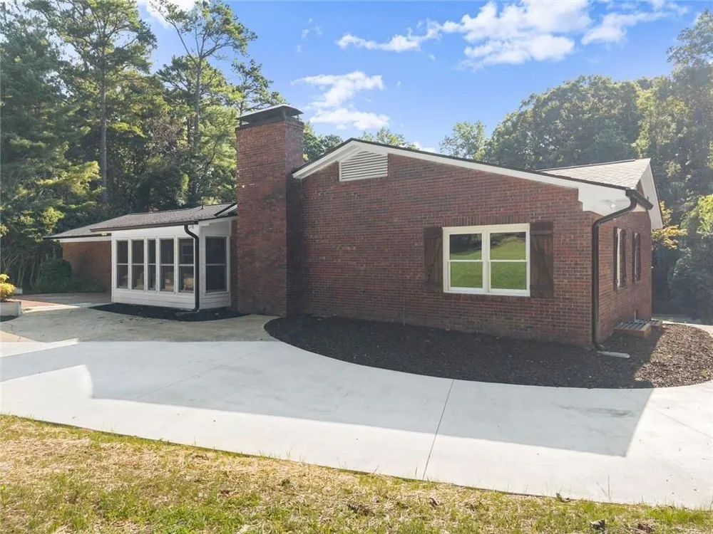 1492 Burns Drive NE Gainesville, GA 30501