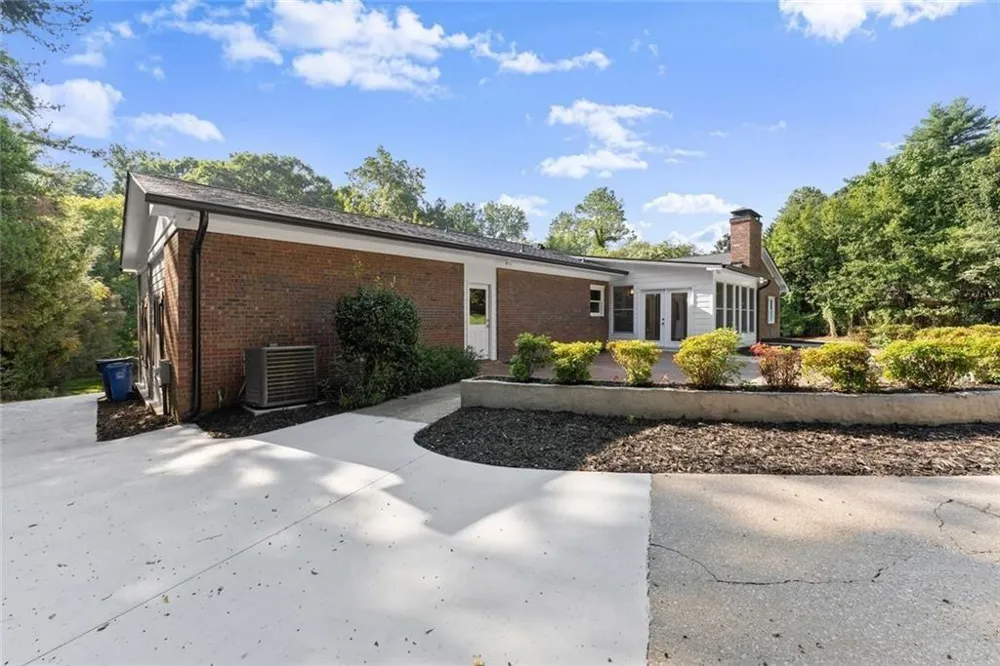 1492 Burns Drive NE Gainesville, GA 30501