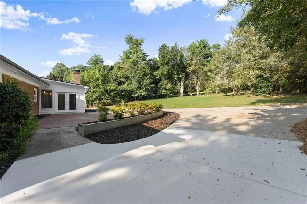 1492 Burns Drive NE Gainesville, GA 30501
