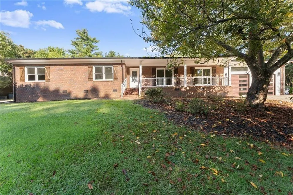 1492 Burns Drive NE Gainesville, GA 30501