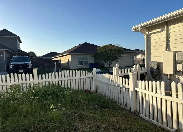 164 Whitewing Way Floresville, TX 78114