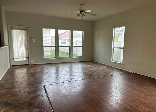 164 Whitewing Way Floresville, TX 78114