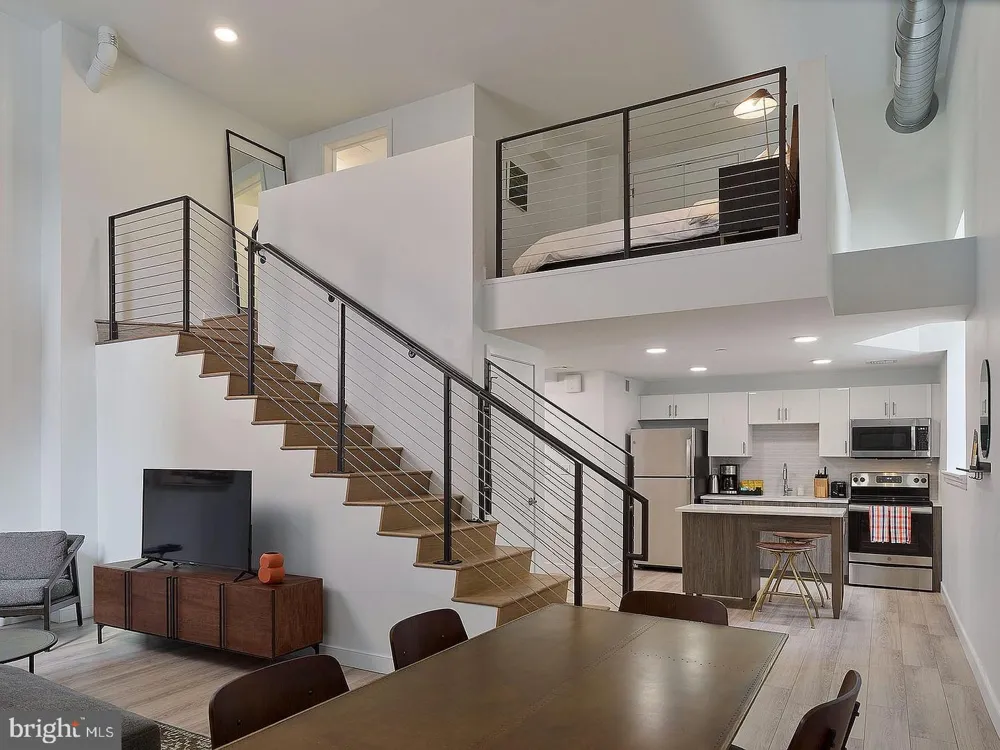 130 S JUNIPER STREET #702 Philadelphia, PA 19107