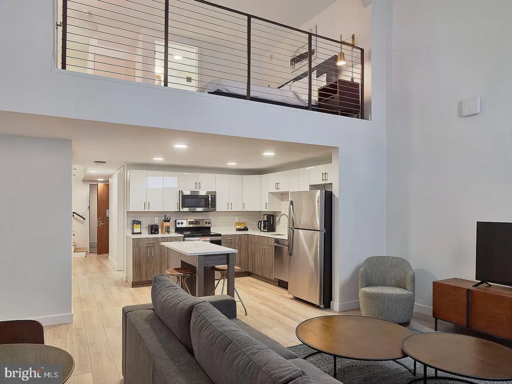 130 S JUNIPER STREET #702 Philadelphia, PA 19107