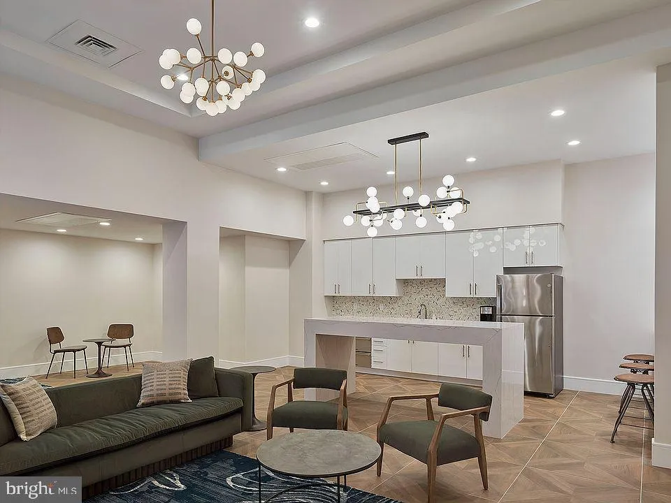 130 S JUNIPER STREET #702 Philadelphia, PA 19107