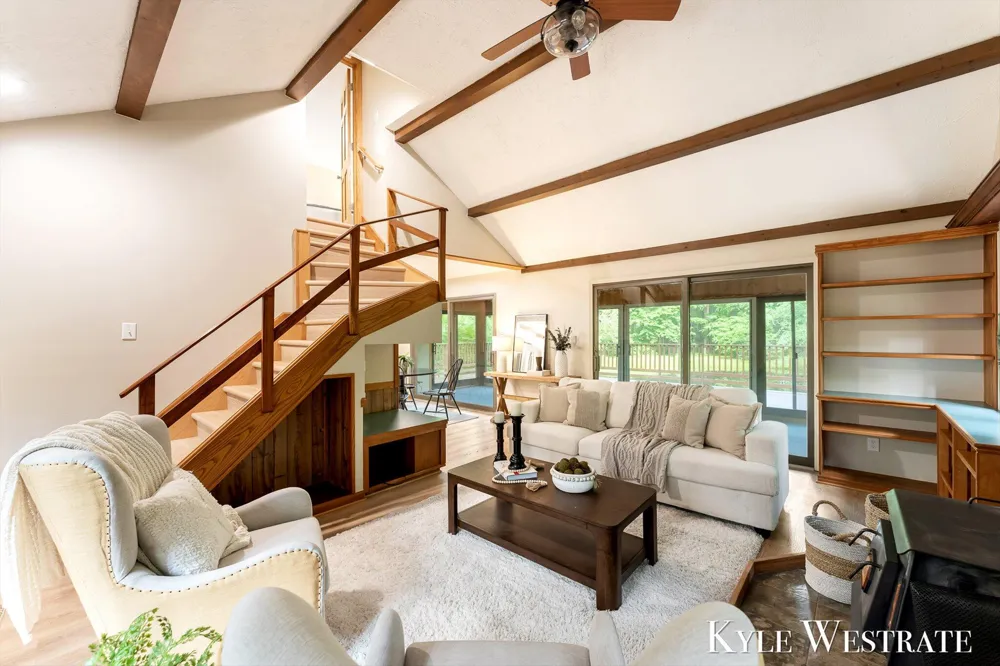 15594 Ritchie Avenue NE Cedar Springs, MI 49319