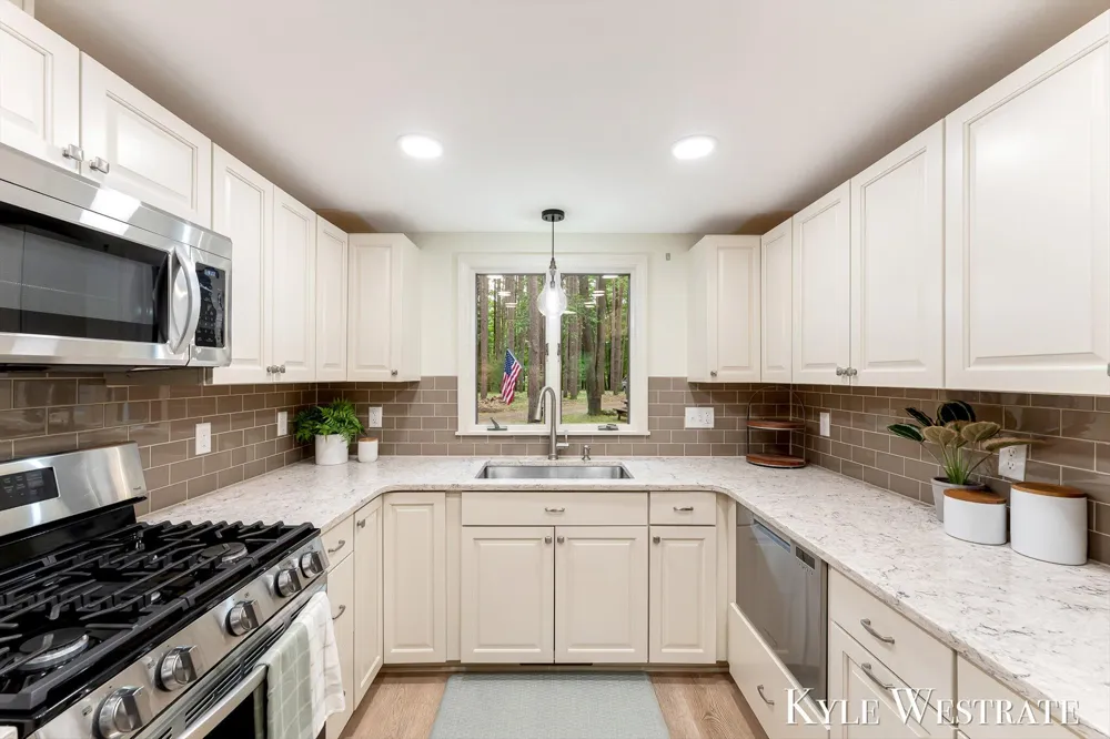 15594 Ritchie Avenue NE Cedar Springs, MI 49319