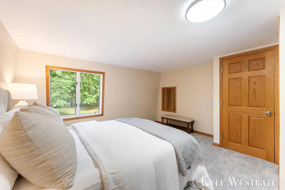 15594 Ritchie Avenue NE Cedar Springs, MI 49319