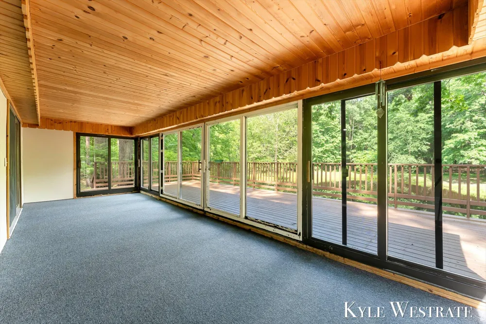 15594 Ritchie Avenue NE Cedar Springs, MI 49319
