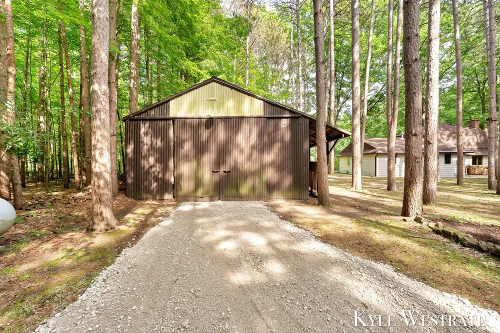 15594 Ritchie Avenue NE Cedar Springs, MI 49319