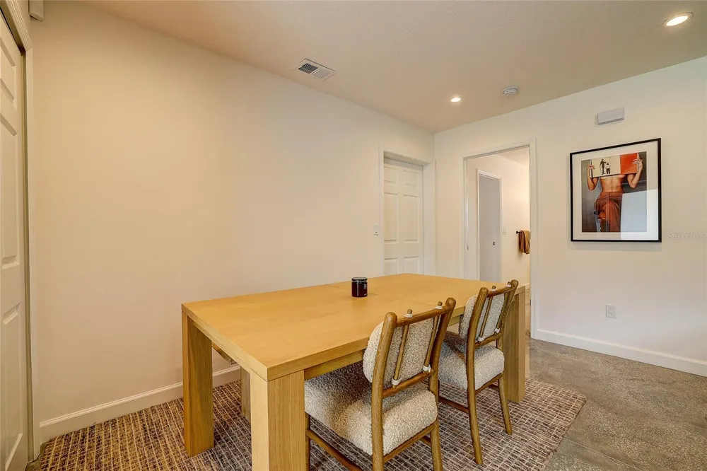 2121 PALM TERRACE Sarasota, FL 34231