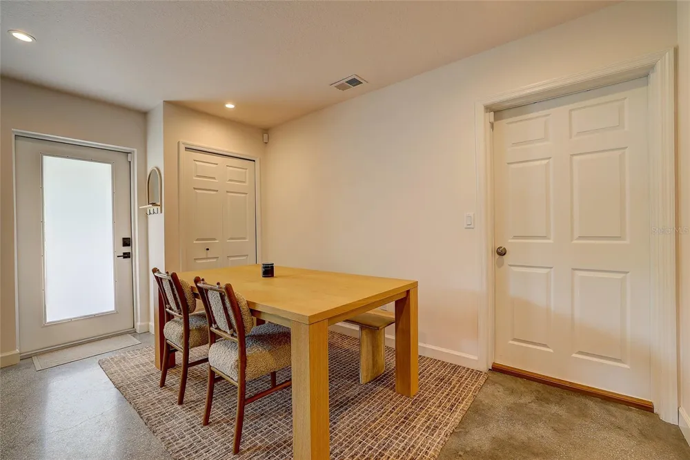 2121 PALM TERRACE Sarasota, FL 34231