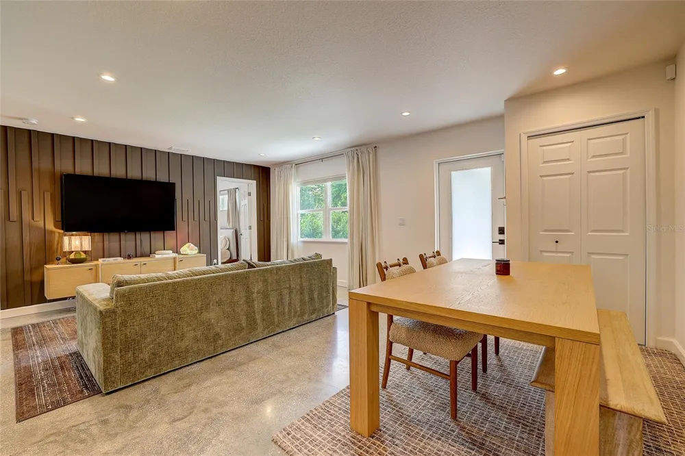 2121 PALM TERRACE Sarasota, FL 34231
