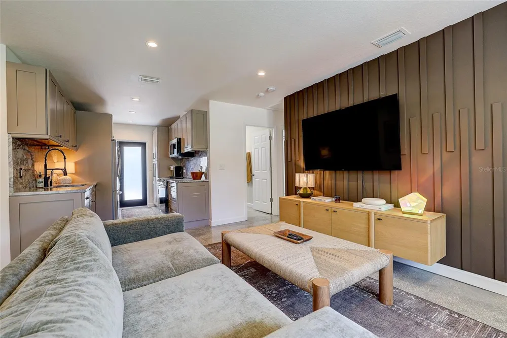 2121 PALM TERRACE Sarasota, FL 34231