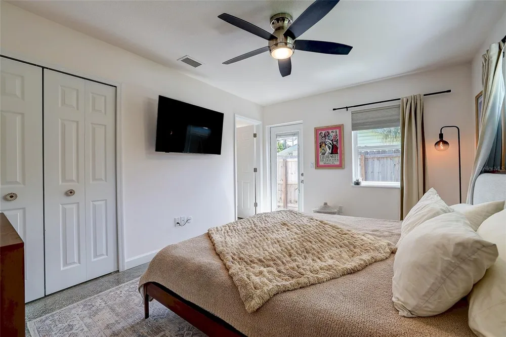 2121 PALM TERRACE Sarasota, FL 34231