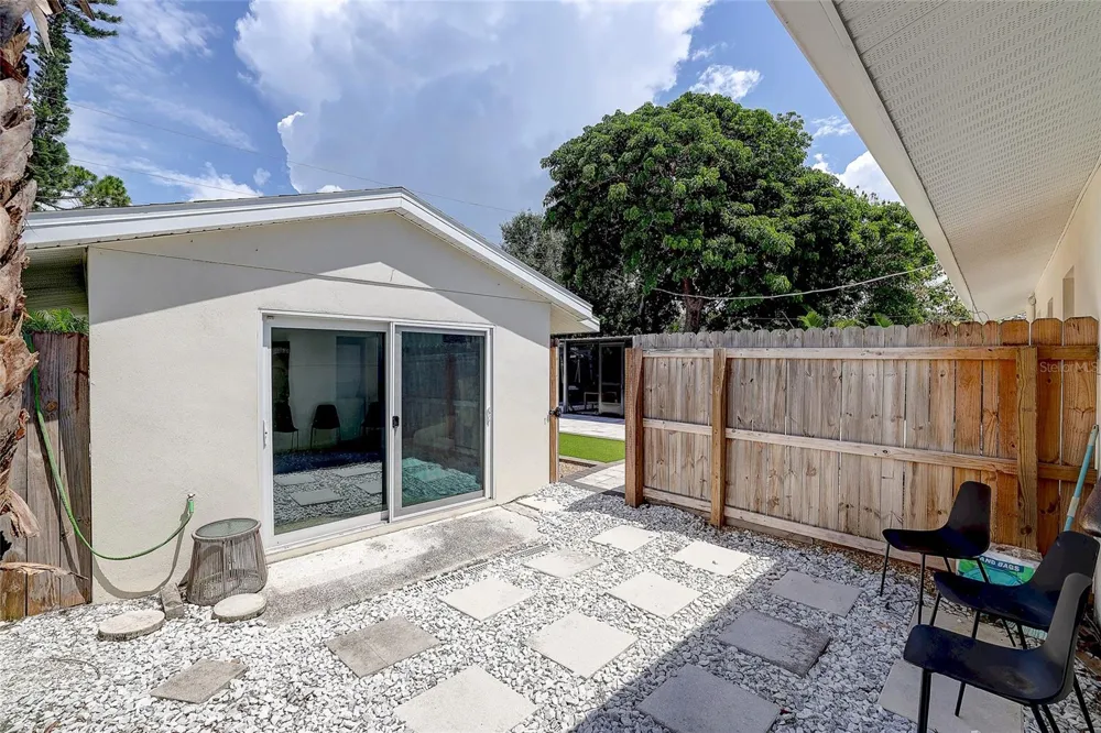 2121 PALM TERRACE Sarasota, FL 34231