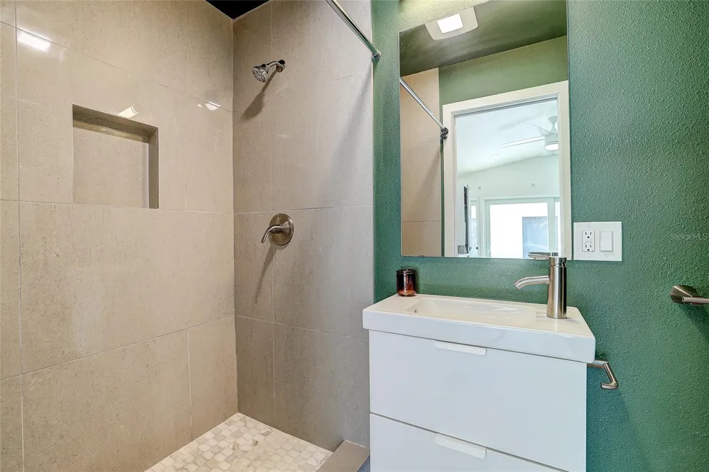 2121 PALM TERRACE Sarasota, FL 34231