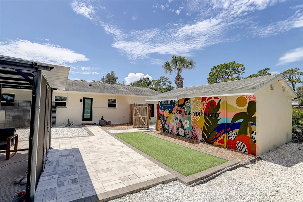 2121 PALM TERRACE Sarasota, FL 34231