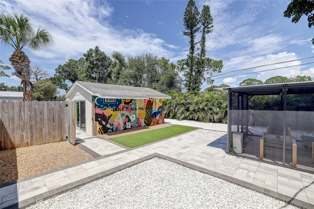 2121 PALM TERRACE Sarasota, FL 34231