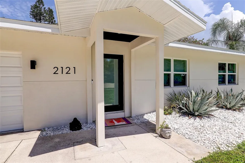 2121 PALM TERRACE Sarasota, FL 34231