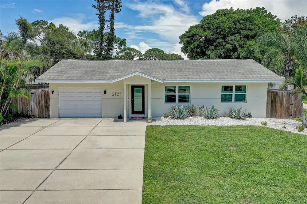 2121 PALM TERRACE Sarasota, FL 34231