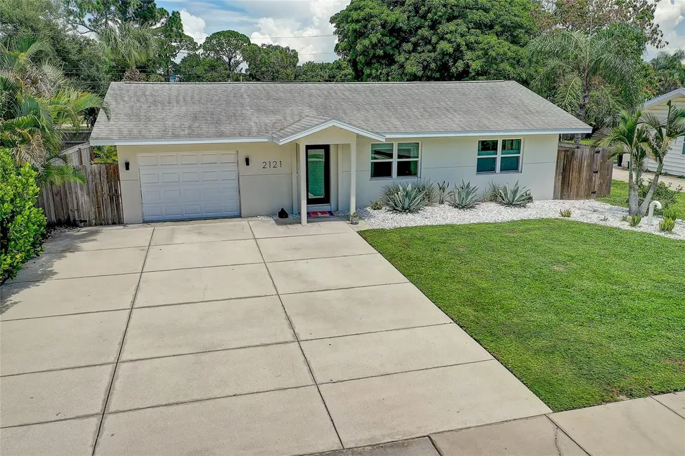 2121 PALM TERRACE Sarasota, FL 34231