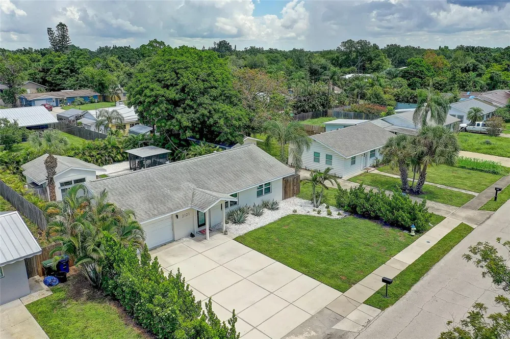 2121 PALM TERRACE Sarasota, FL 34231