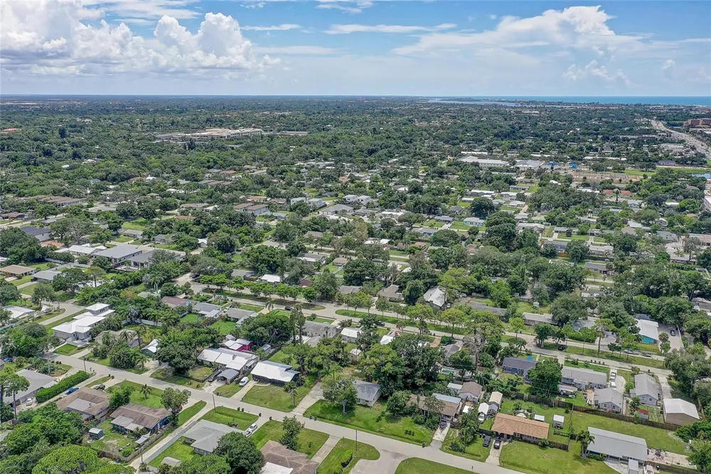 2121 PALM TERRACE Sarasota, FL 34231