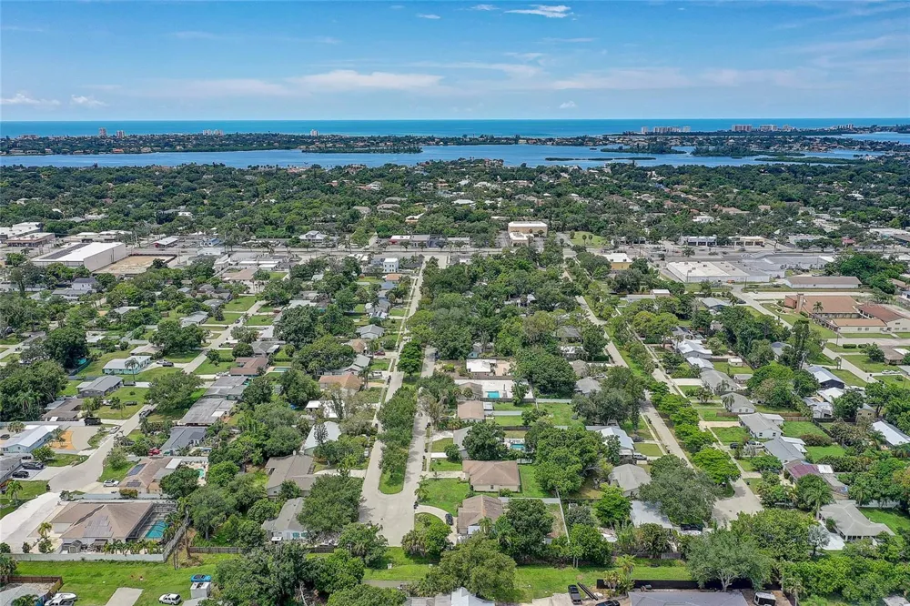 2121 PALM TERRACE Sarasota, FL 34231