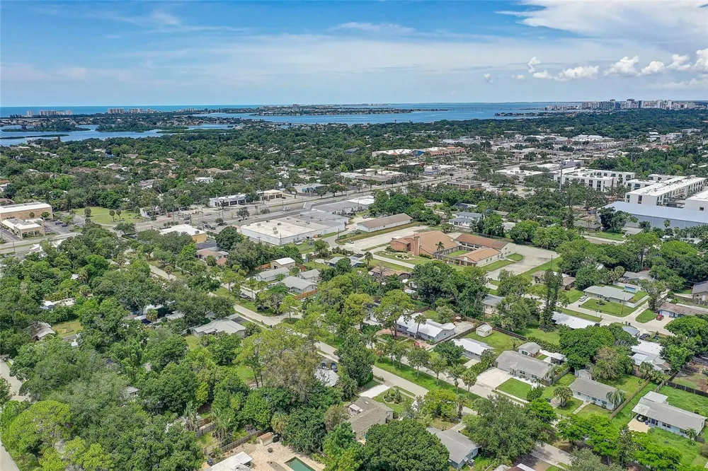 2121 PALM TERRACE Sarasota, FL 34231