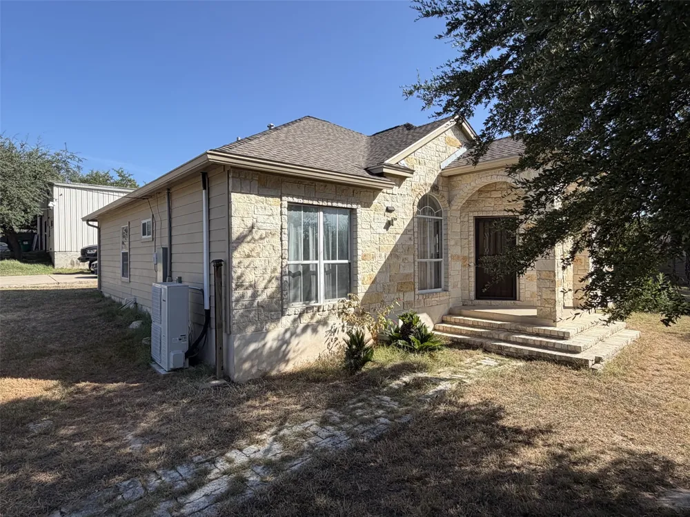 10017 Janet Loop Dripping Springs, TX 78620