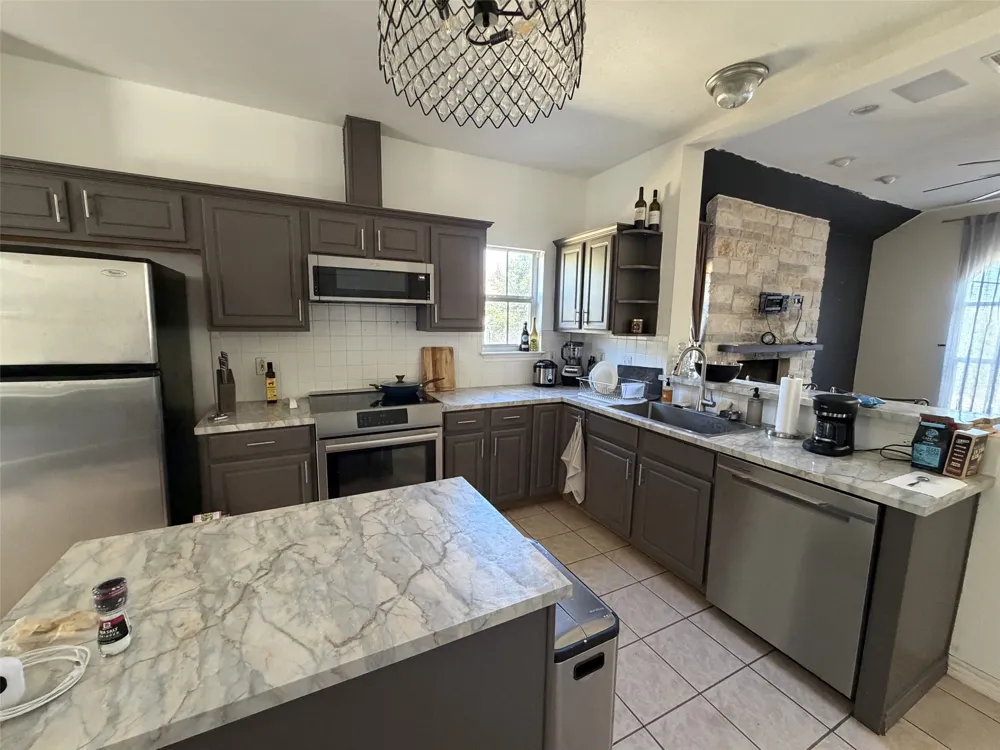 10017 Janet Loop Dripping Springs, TX 78620