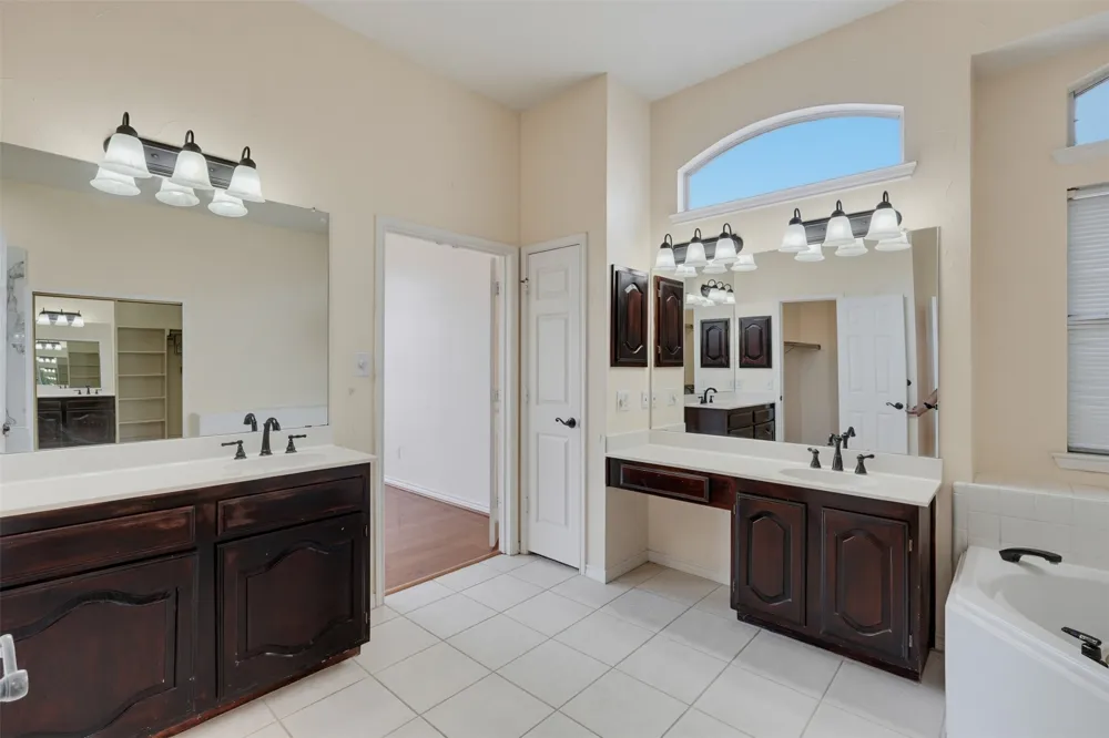 634 Oakbend Drive Coppell, TX 75019