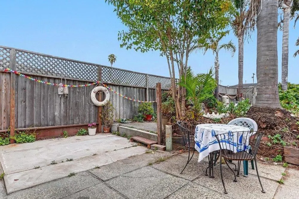 16 Stanford Street Watsonville, CA 95076