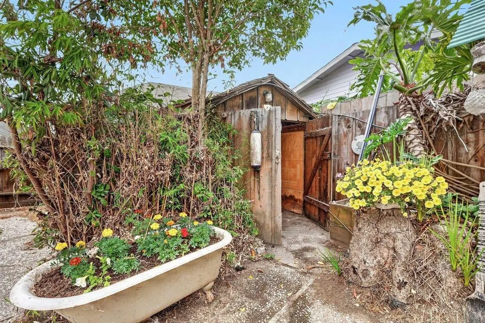 16 Stanford Street Watsonville, CA 95076