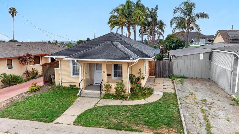 16 Stanford Street Watsonville, CA 95076