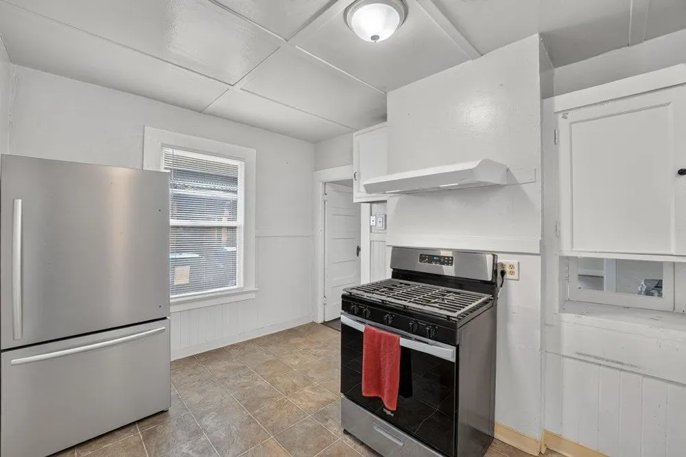 16 Stanford Street Watsonville, CA 95076