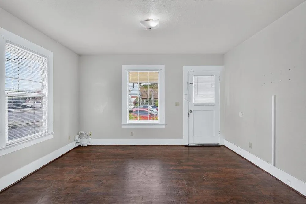 16 Stanford Street Watsonville, CA 95076