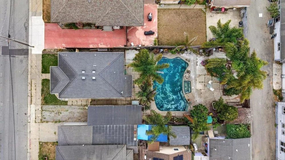 16 Stanford Street Watsonville, CA 95076