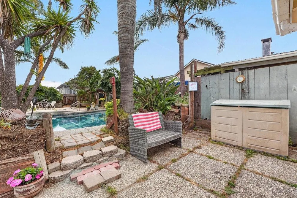 16 Stanford Street Watsonville, CA 95076